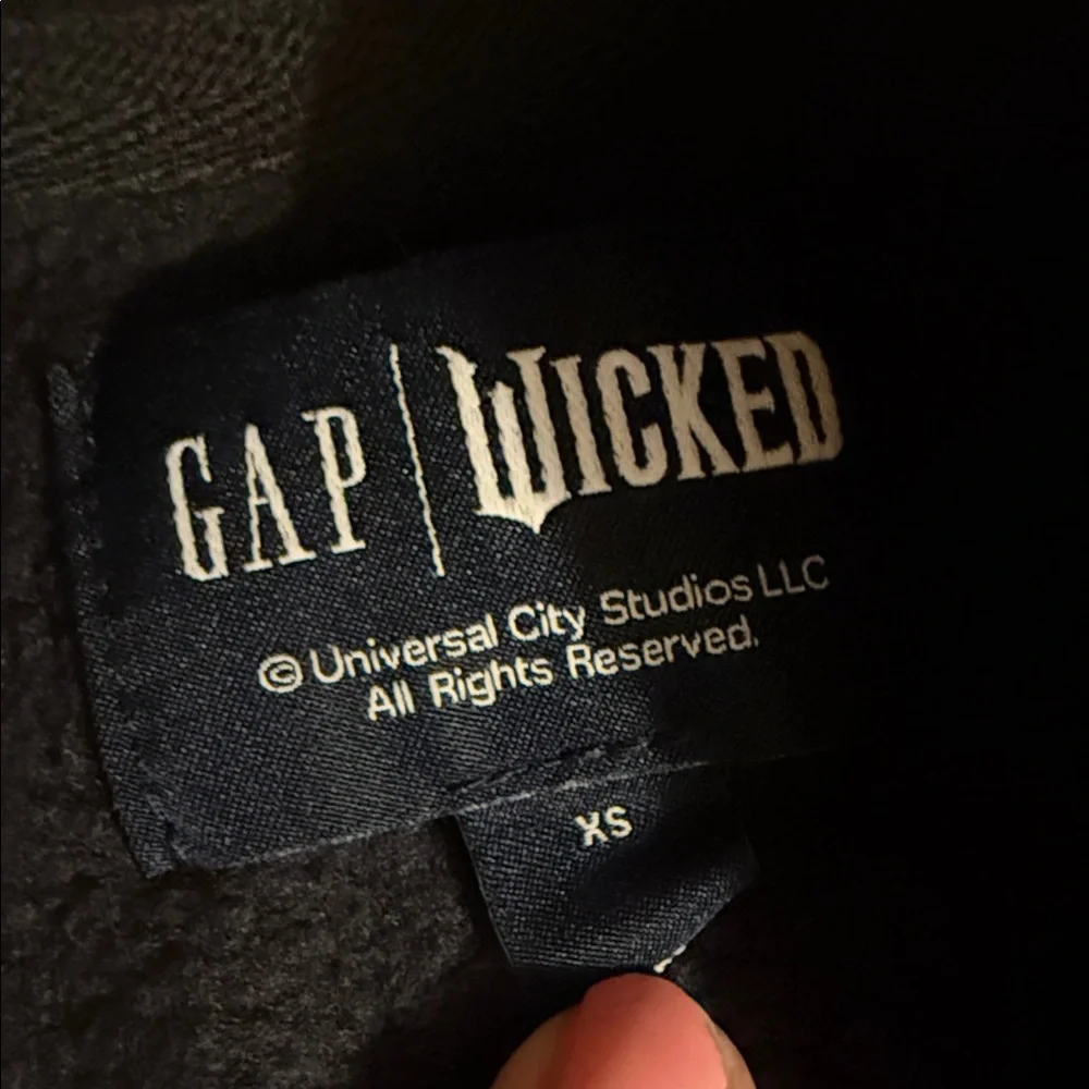 GAP Wicked‎ Black Sweatshirt